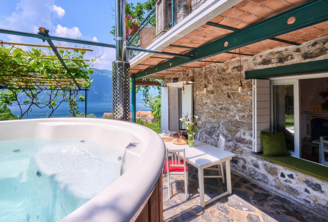 La Casetta Nel Bosco - Hot Tube And Sauna Lierna Buitenkant foto